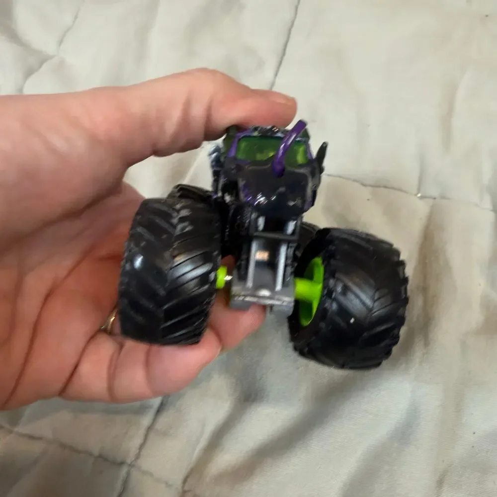 Monster Jam 1:64 Bakugan Dragonoid Monster Truck Green Purple Black Diecast Toy